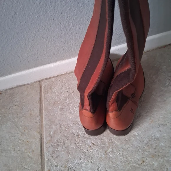 Frye Brown and Tan Women's Winter Boots - Picture 1 of 5